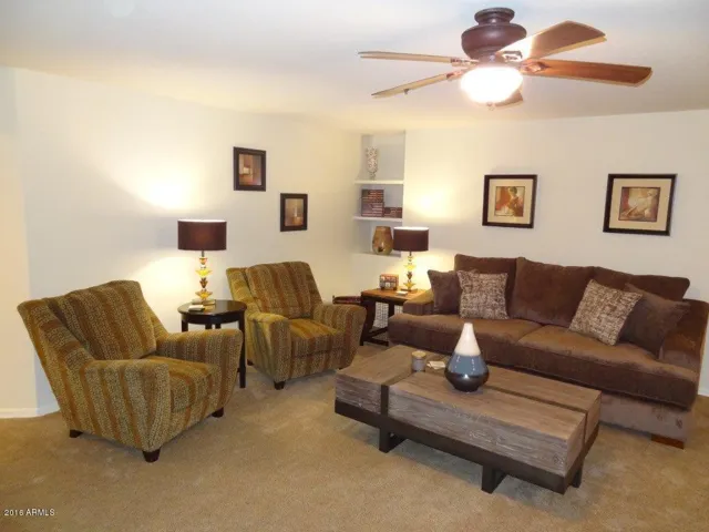 Living room (queen size pull out sofa)