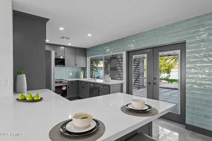 Quartz counter tops