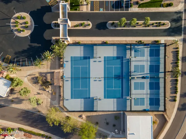 Community Tennis & Pickleball courts