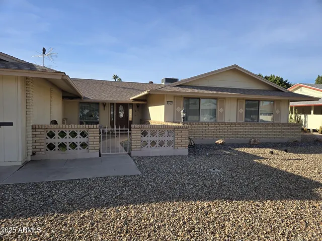 10461 W WININGER  Circle, Sun City, AZ 85351
