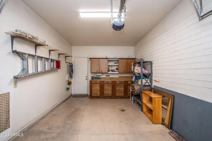 1 Car Garage