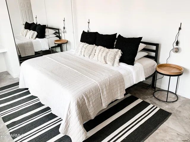 Guest Bedroom + King size bed