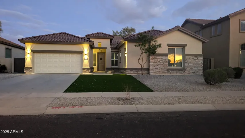 7517 N 86  Avenue, Glendale, AZ 85305