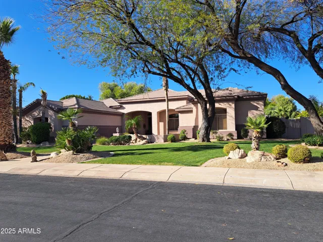 Gorgeous Von Dix-built gated classic estate!