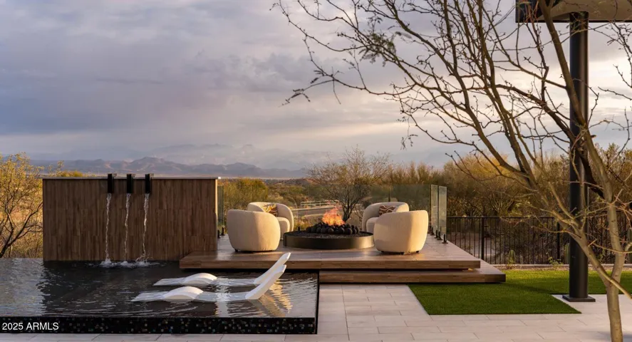 Photos of Windgate Model Home are for illustrative purposes only.