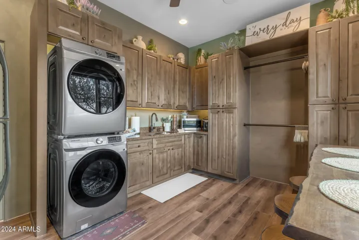 Attached casita kitchen/ washer, dryer