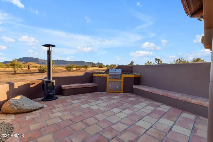 Outdoor kitchen