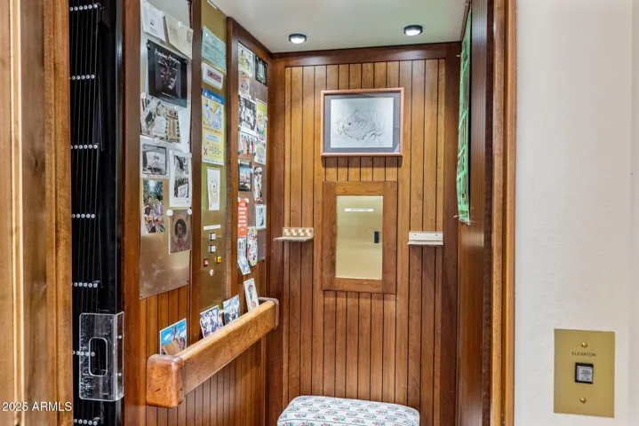 Private elevator to the roof top