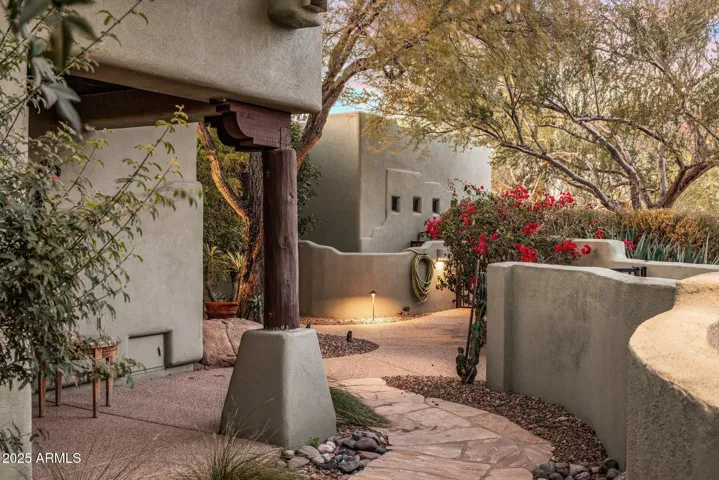 Path to north garden