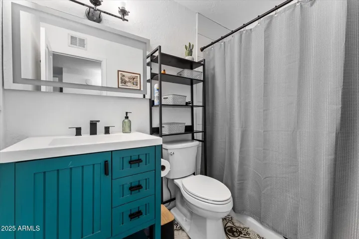 2nd Bathroom