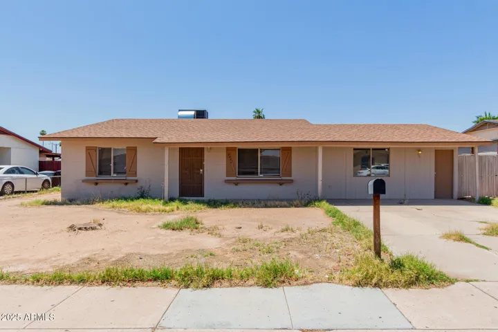 5933 W MITCHELL  Drive, Phoenix, AZ 85033