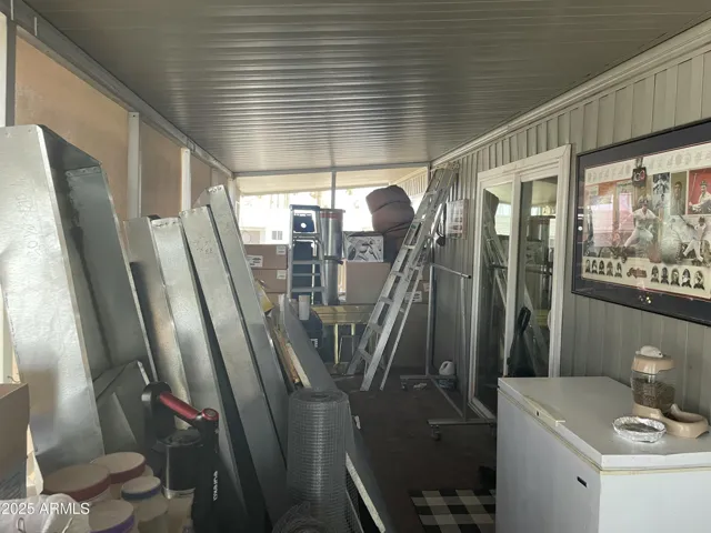Large AZ Room, sliding doors to 2nd Bedroom.