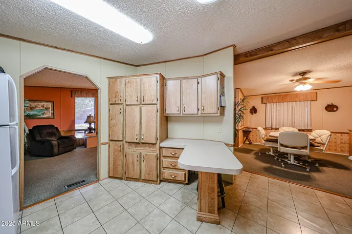 Lots of extra cabinets in the kitchen