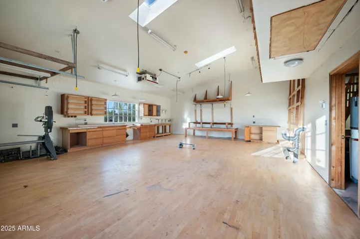 1400 square foot workshop! Bring your business home!