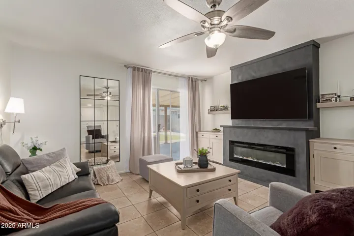 9825 N 44TH  Avenue, Glendale, AZ 85302