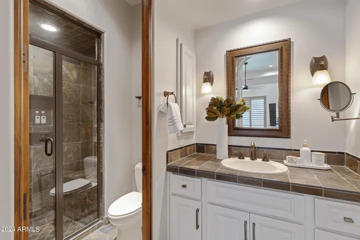 Secondary bedroom ensuite bath.