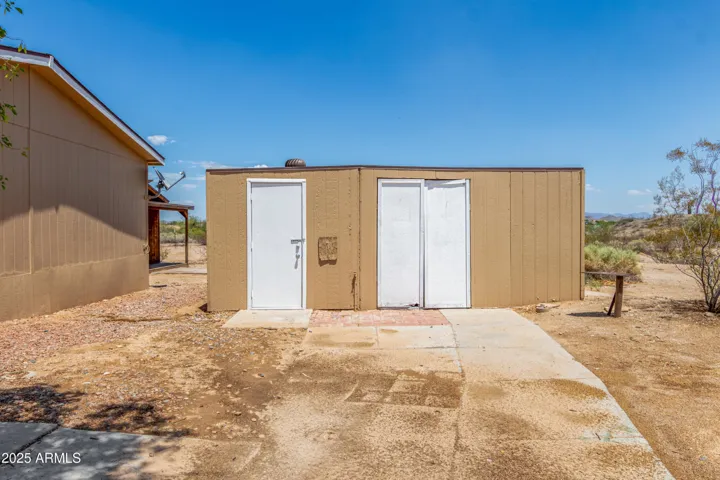 1st storage with work bench inside