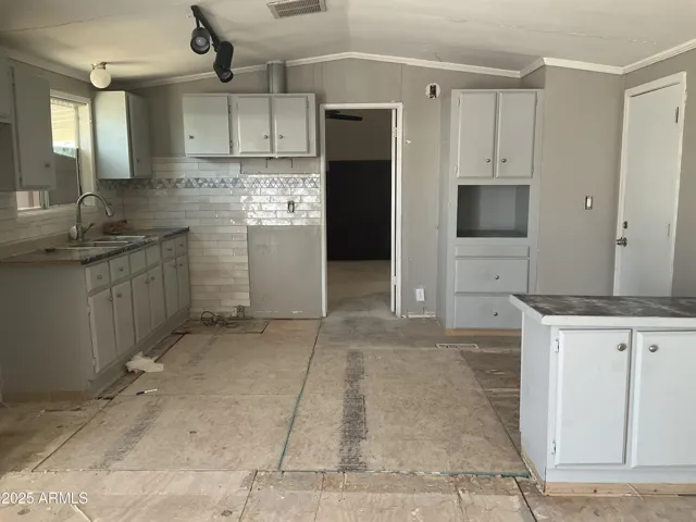2292 N Ironwood  Drive, Apache Junction, AZ 85120