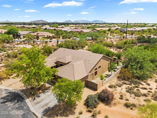 NO direct neighbors. Great views!!