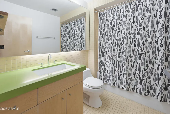 Bathroom 2nd floor