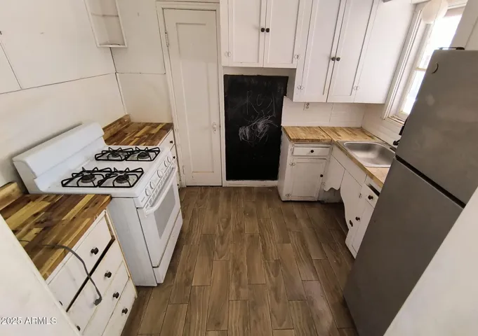 780