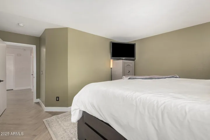 780