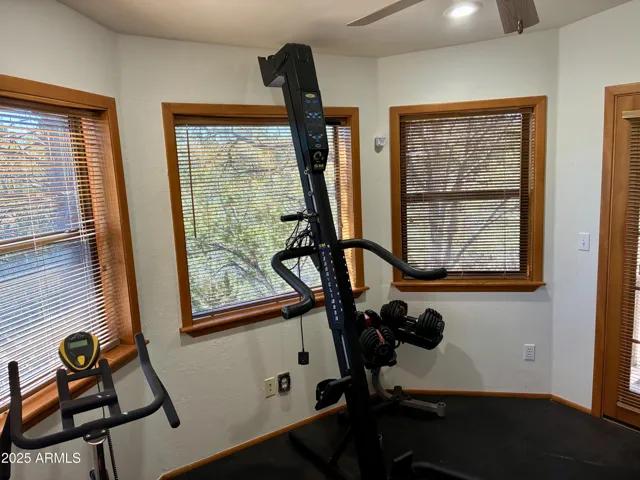 M Sitting and Work-Out Area