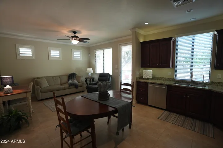 large eat-in kitchen