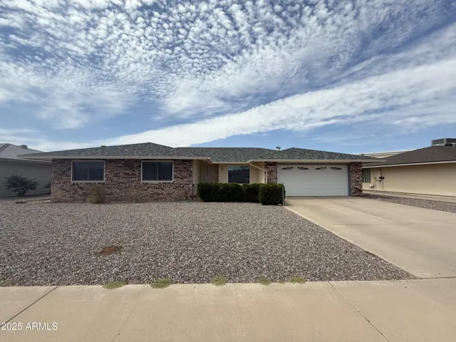 9445 W ROLLING HILLS  Drive, Sun City, AZ 85351