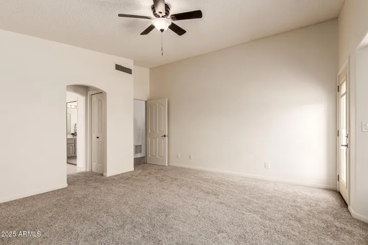 Master bedroom - opening to Master Bath