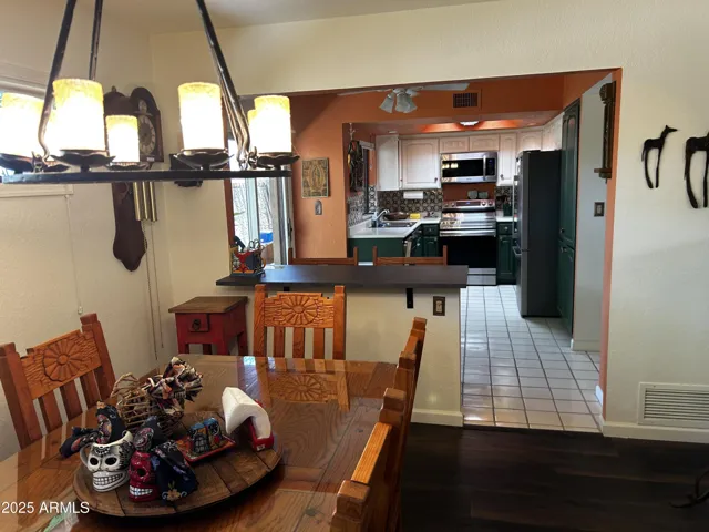 #CarefreeLiving #ArizonaLuxuryRental #SeasonalLuxuryHome #VacationInStyle