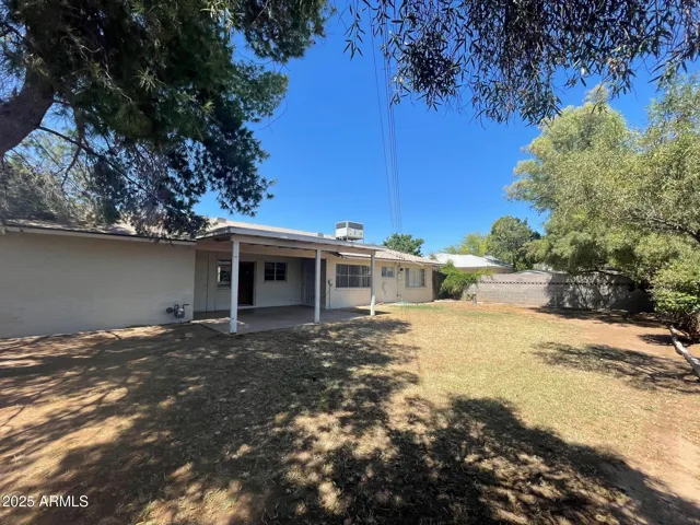 8235 E VIRGINIA  Avenue, Scottsdale, AZ 85257