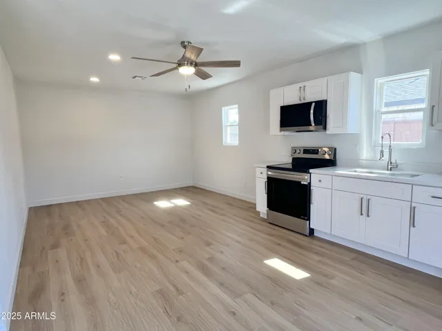 Detached Guest House : Living Room