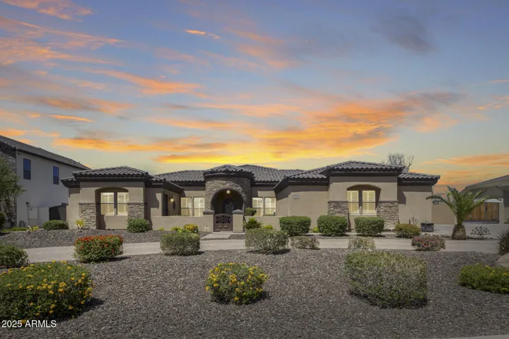 8024 W VISTA  Avenue, Glendale, AZ 85303
