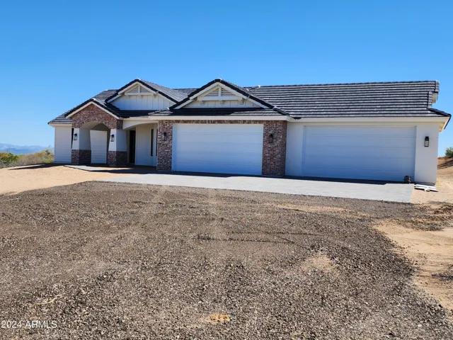 PICTURES ARE OF A PREVIOUSLY BUILT 3025 PLAN AND MAY SHOW UPGRADES OR ITEMS NOT INCLUDED IN THIS SPEC HOME