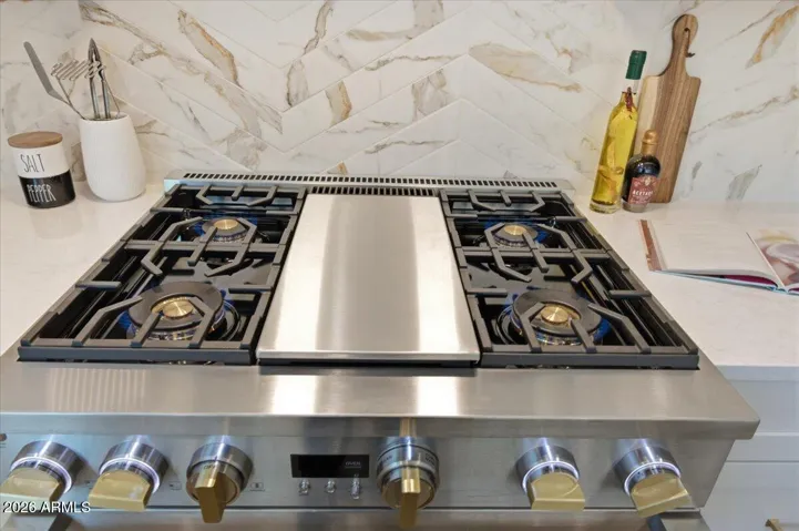 Monogram burners are constructed of 100% brass, embracing the natural thermal properties of this premium quality material.
