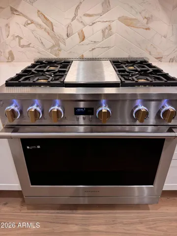 Monogram burners are constructed of 100% brass, embracing the natural thermal properties of this premium quality material.