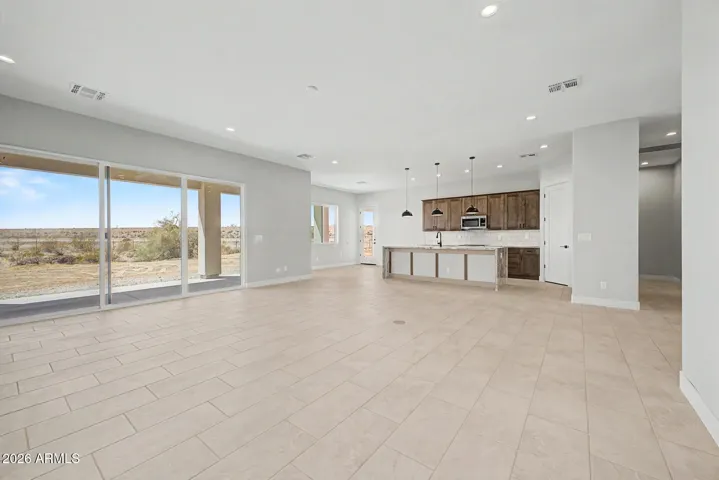 BRIGHT OPEN SPACE TO AWESOME VIEWS!