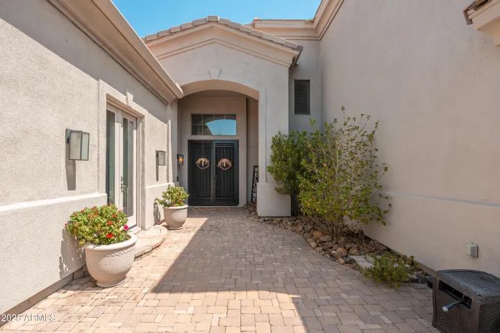 Attractive Security Doors to Enjoy the Weather