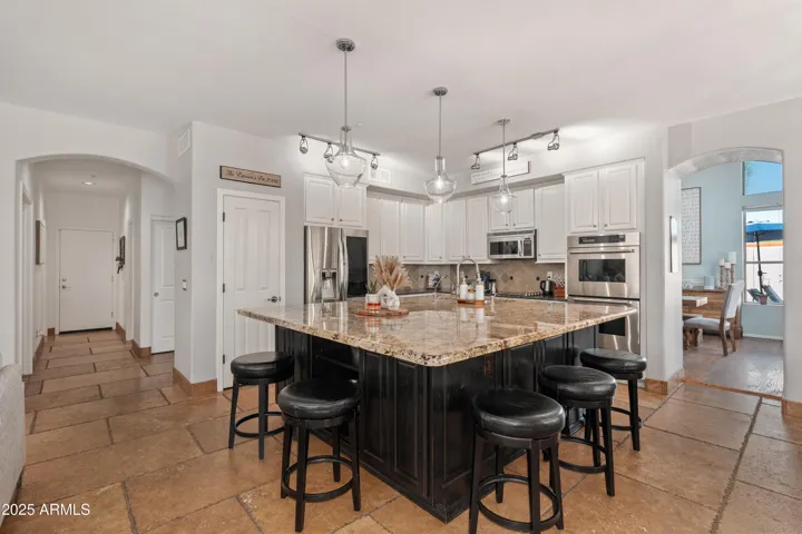 Oversized Granite Island w/Abundant Storaget