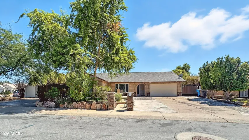 4601 W REDFIELD  Road, Glendale, AZ 85306