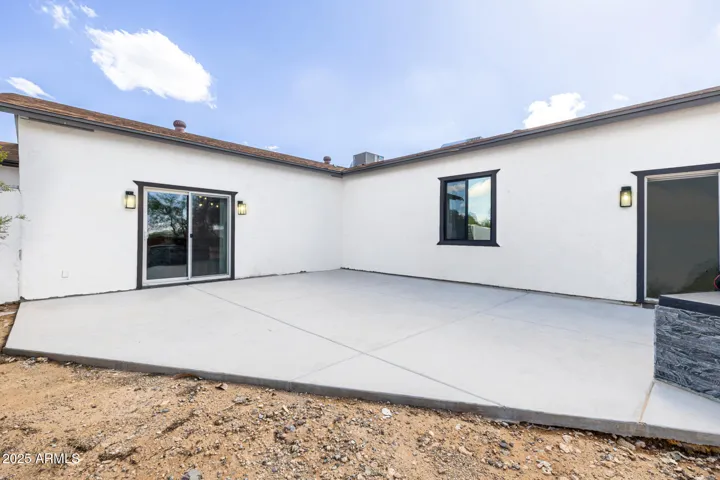 This area is both versitile and generous. Great room access to the left and master retreat access from the right. Built in BBQ with serving area finishes this area perfectly!
