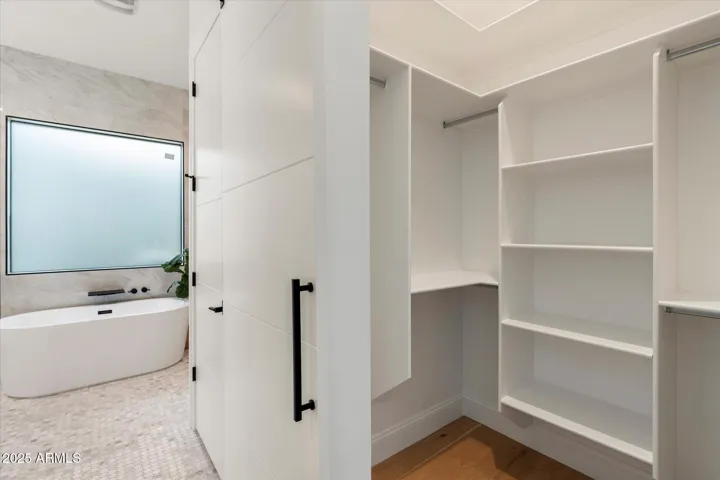 CLOSET IN PRIMARY
