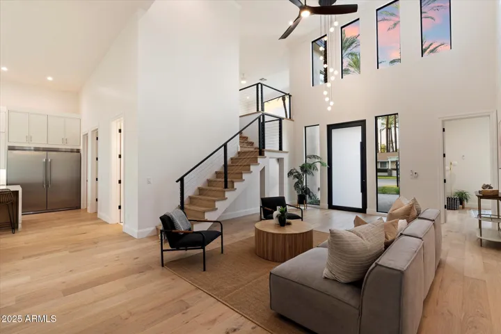 ENTRANCE WITH SWITCH GLASS FROSTED
