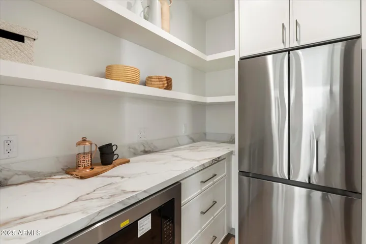 WALK IN PANTRY
