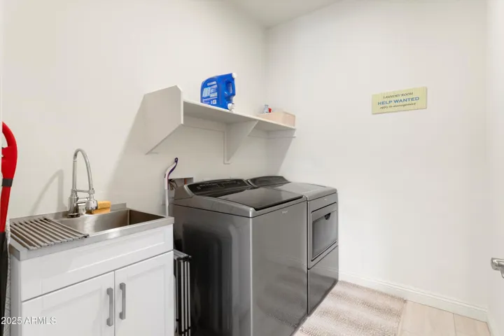 Washer & Dryer included