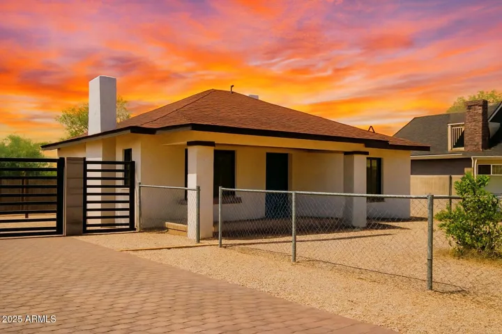 2112 N 24TH  Place, Phoenix, AZ 85008