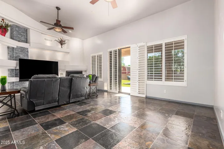 NATURAL SLATE STONE TILE FLOORING