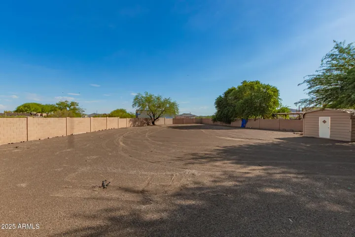 FULL ACRE LOT