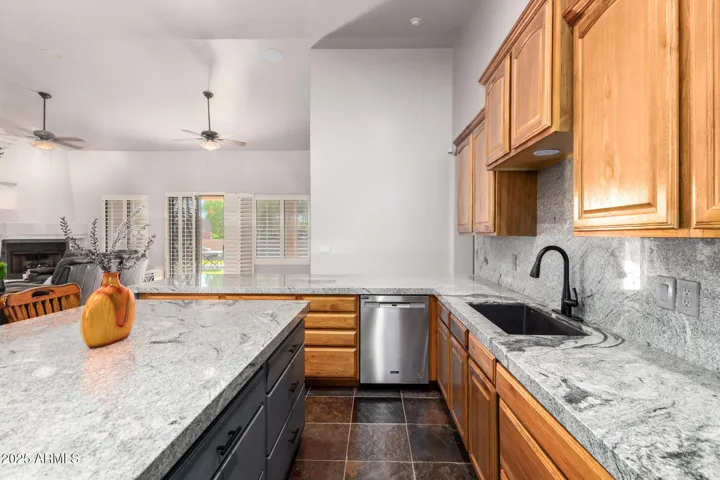 LARGE KITCHEN ISLAND